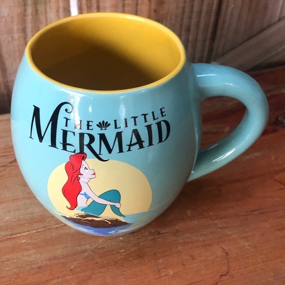 Disney’s The Little Mermaid Large Blue & Yellow 18oz Oval Coffee Mug - Picture 2 of 7